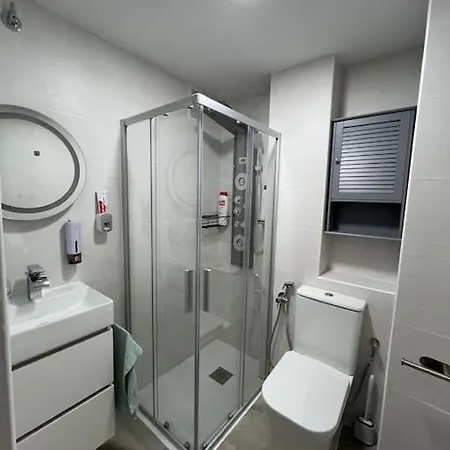 Moderno Recien Reformado Apartment *
